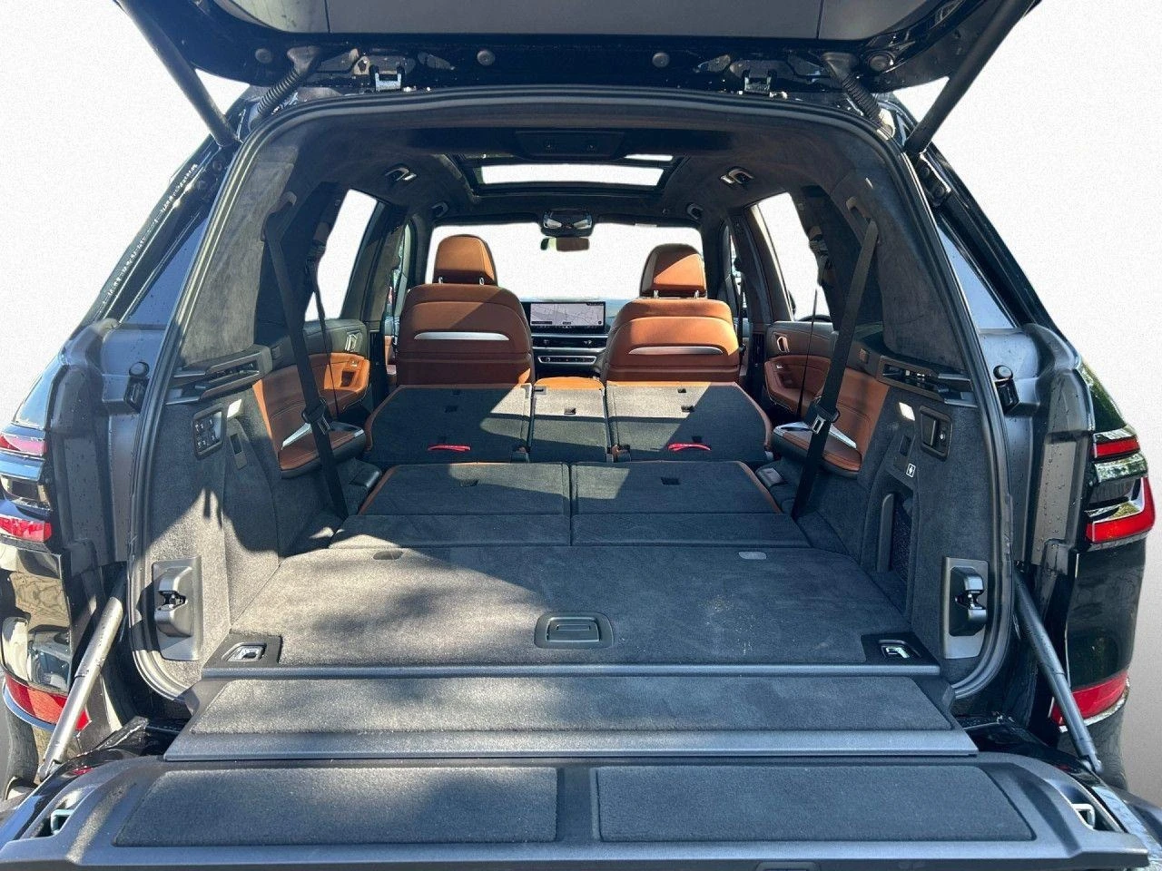 BMW X7 M60i/xDrive/CARBON/H&K/HEAD UP/PANO/360/ICONIC GLO | Mobile.bg   14