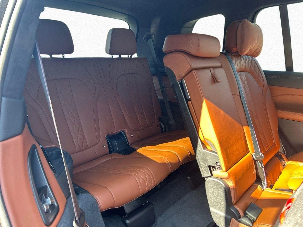 BMW X7 M60i/xDrive/CARBON/H&K/HEAD UP/PANO/360/ICONIC GLO | Mobile.bg   12