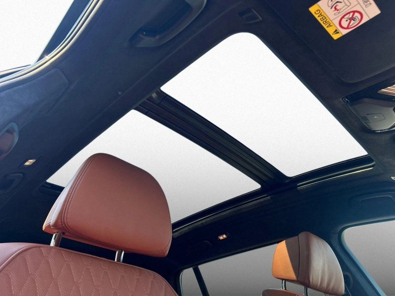 BMW X7 M60i/xDrive/CARBON/H&K/HEAD UP/PANO/360/ICONIC GLO - изображение 9