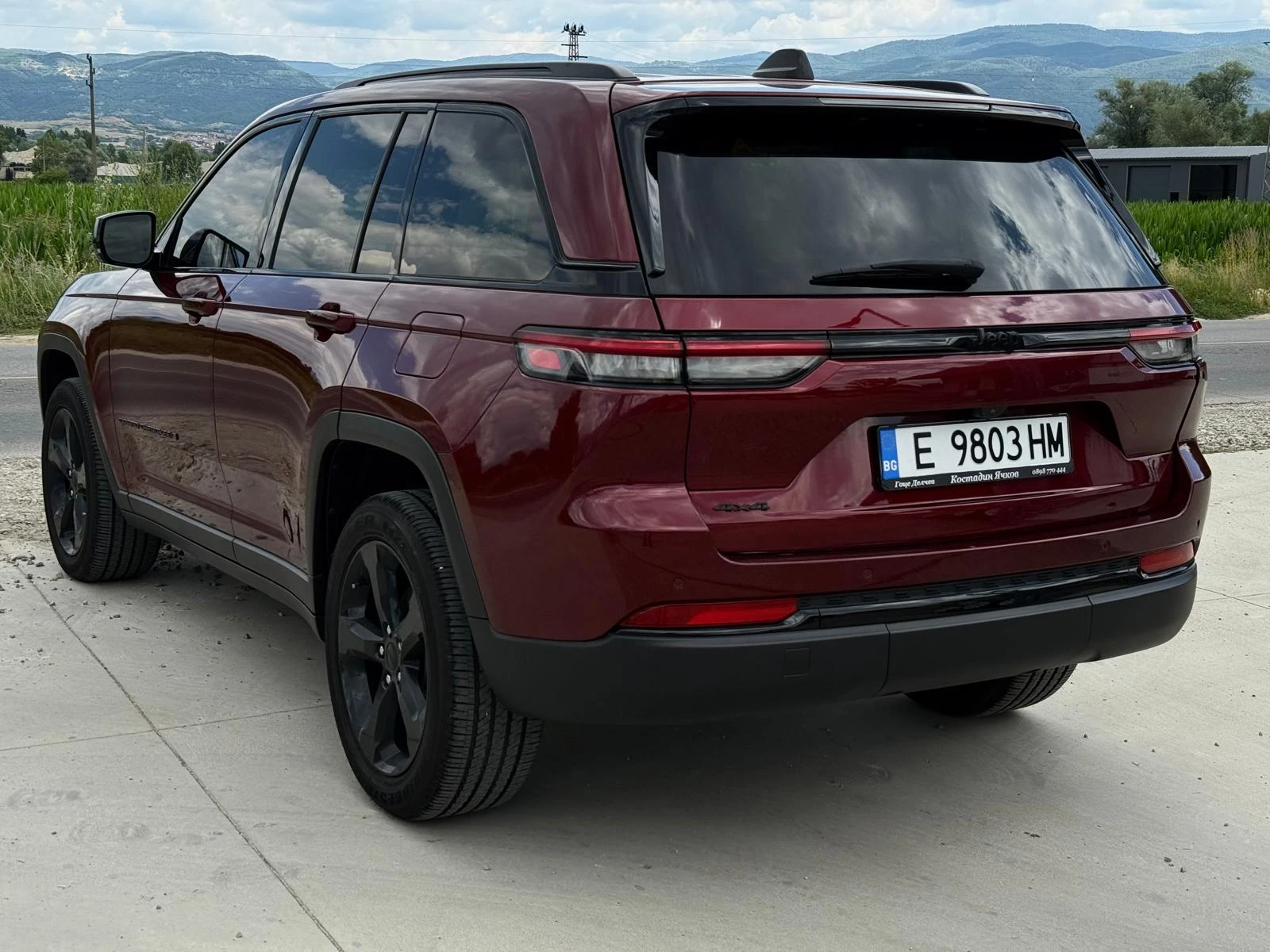 Jeep Grand cherokee 3.6 Pentastar/Газ/5800км/Carplay/Собствен лизинг - изображение 6