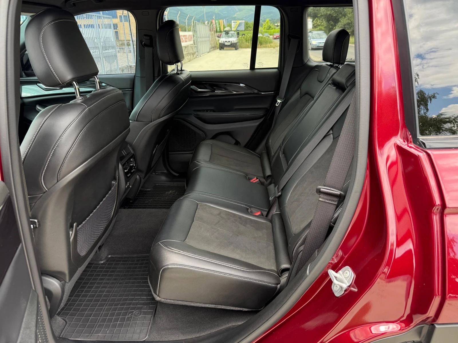 Jeep Grand cherokee 3.6 Pentastar/Газ/5800км/Carplay/Собствен лизинг - изображение 10