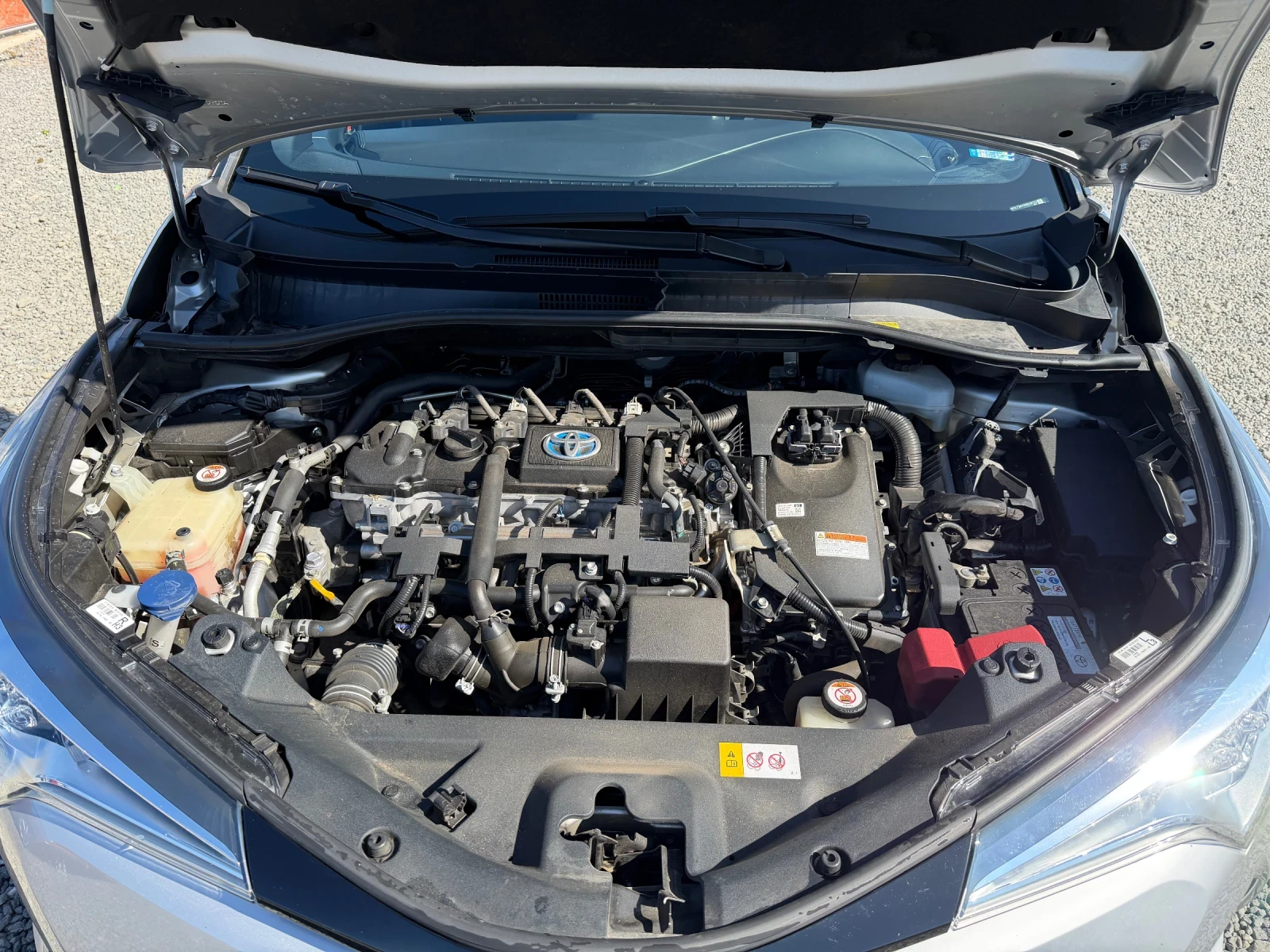 Toyota C-HR 1.8 Бензин-Хибрид, снимка 16 - Автомобили и джипове - 53800371