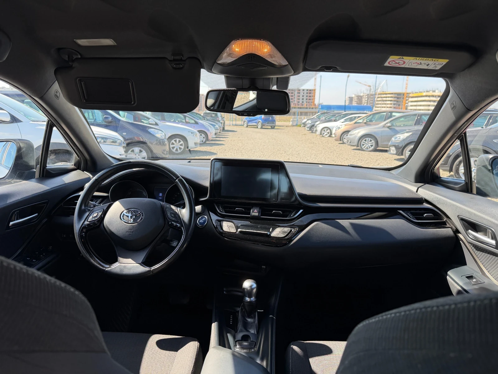 Toyota C-HR 1.8 Бензин-Хибрид, снимка 11 - Автомобили и джипове - 53800371