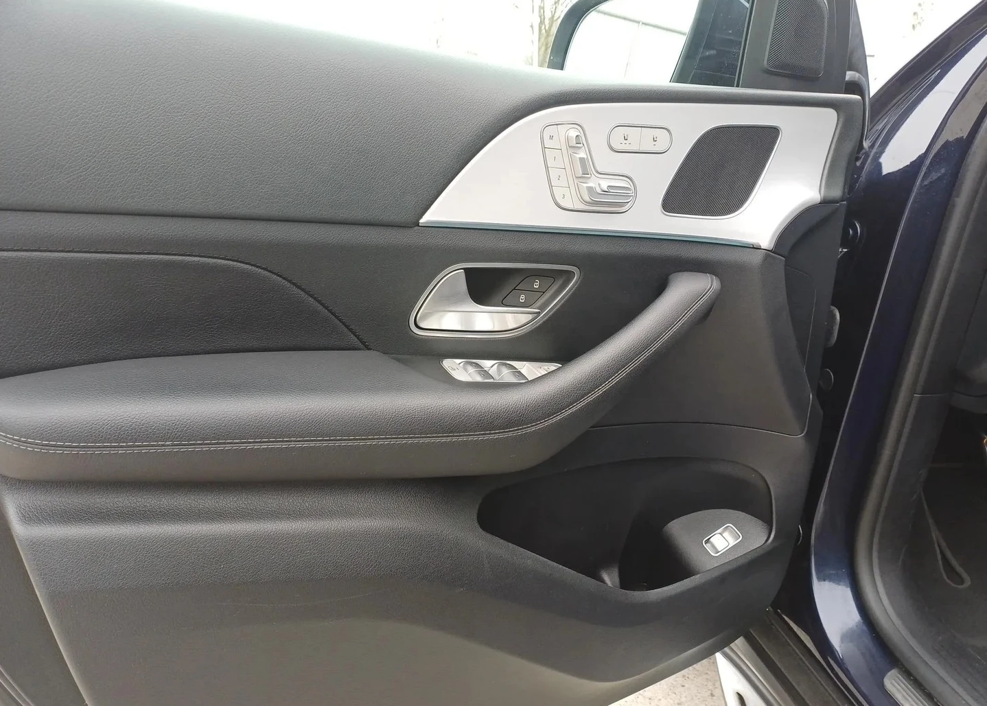 Mercedes-Benz GLE 350 d 4MATIC AMG-Line, снимка 5 - Автомобили и джипове - 54074777