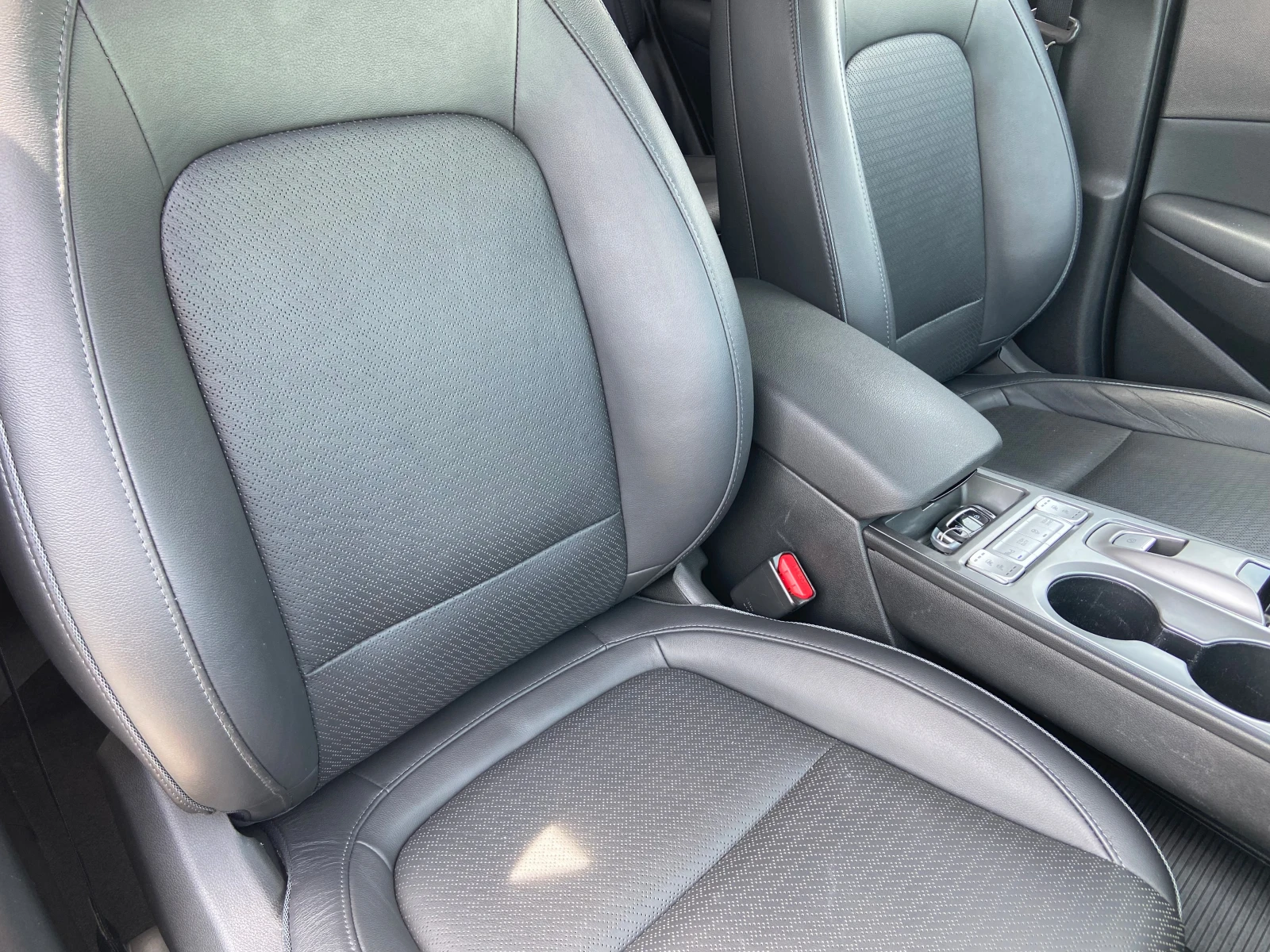 Hyundai Kona 64kw-204кс-Термо помпа!, снимка 14 - Автомобили и джипове - 54508171