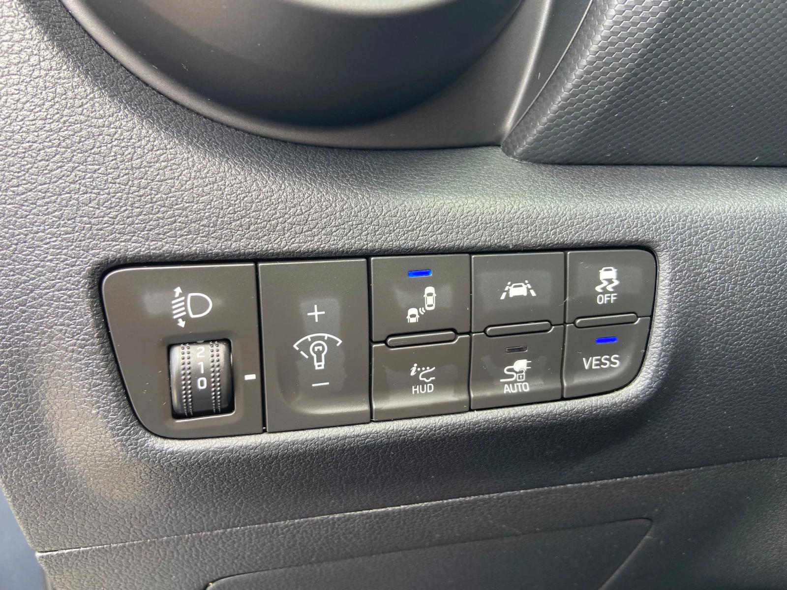 Hyundai Kona 64kw-204кс-Термо помпа!, снимка 8 - Автомобили и джипове - 54508171