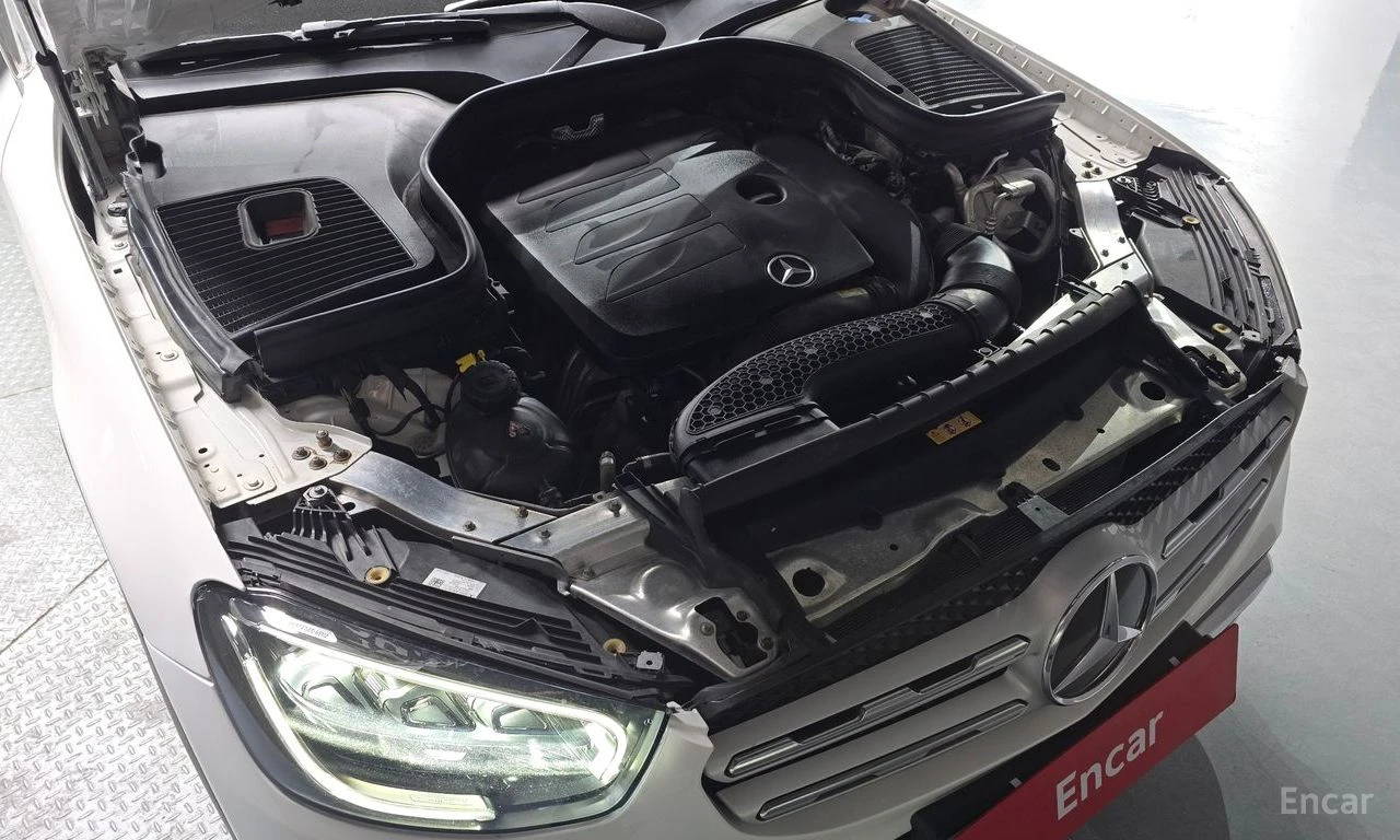 Mercedes-Benz GLC 300 4MATIC* DISTRONIC* HEAD-UP* DRIVE-ASSIST* , снимка 17 - Автомобили и джипове - 54545635