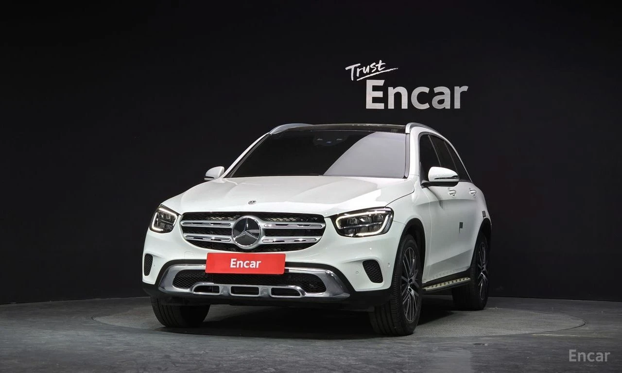 Mercedes-Benz GLC 300 4MATIC* DISTRONIC* HEAD-UP* DRIVE-ASSIST* , снимка 2 - Автомобили и джипове - 54545635