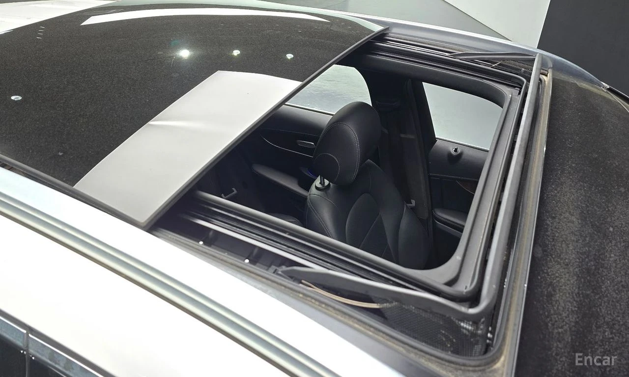 Mercedes-Benz GLC 300 4MATIC* DISTRONIC* HEAD-UP* DRIVE-ASSIST* , снимка 13 - Автомобили и джипове - 54545635