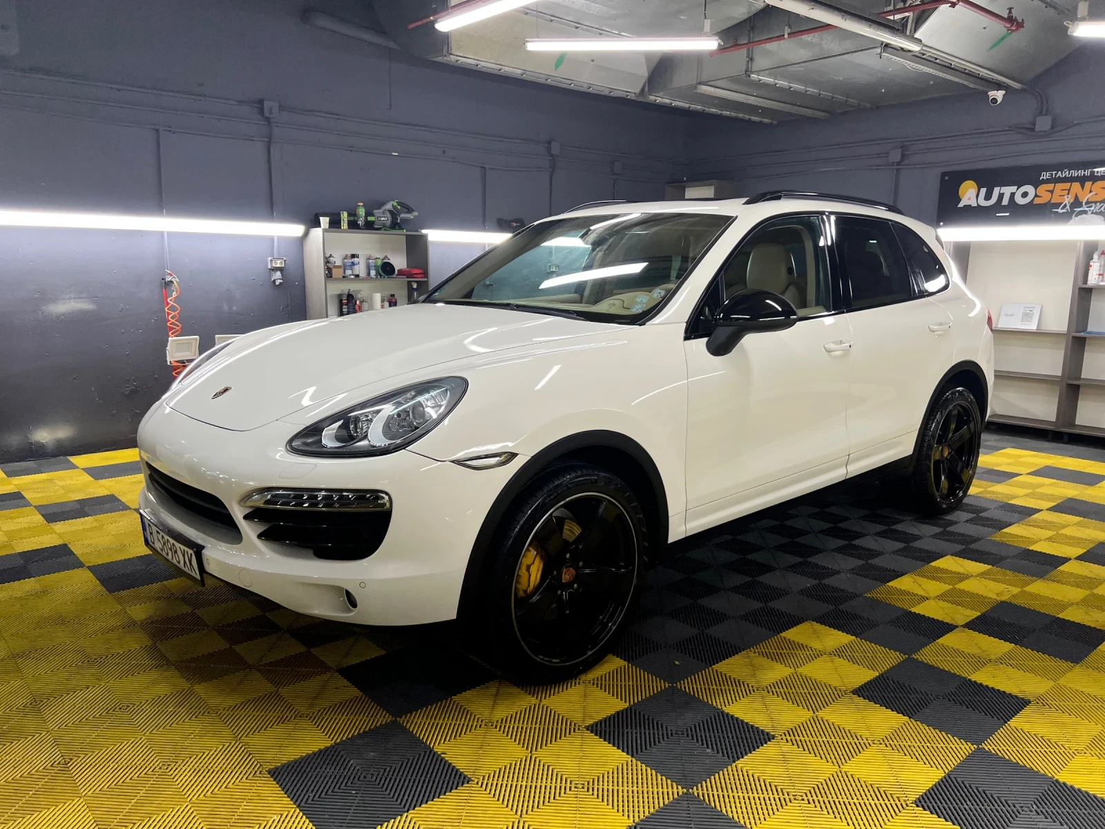 Porsche Cayenne 3.0 TDI, снимка 3 - Автомобили и джипове - 54575003