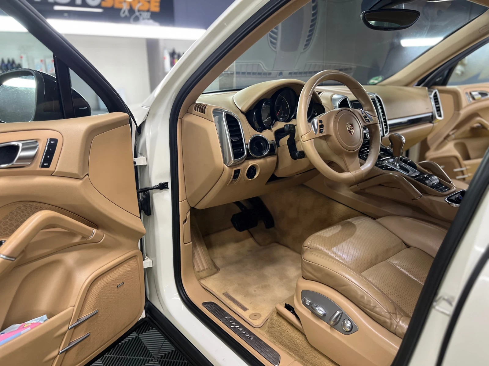 Porsche Cayenne 3.0 TDI, снимка 9 - Автомобили и джипове - 54575003