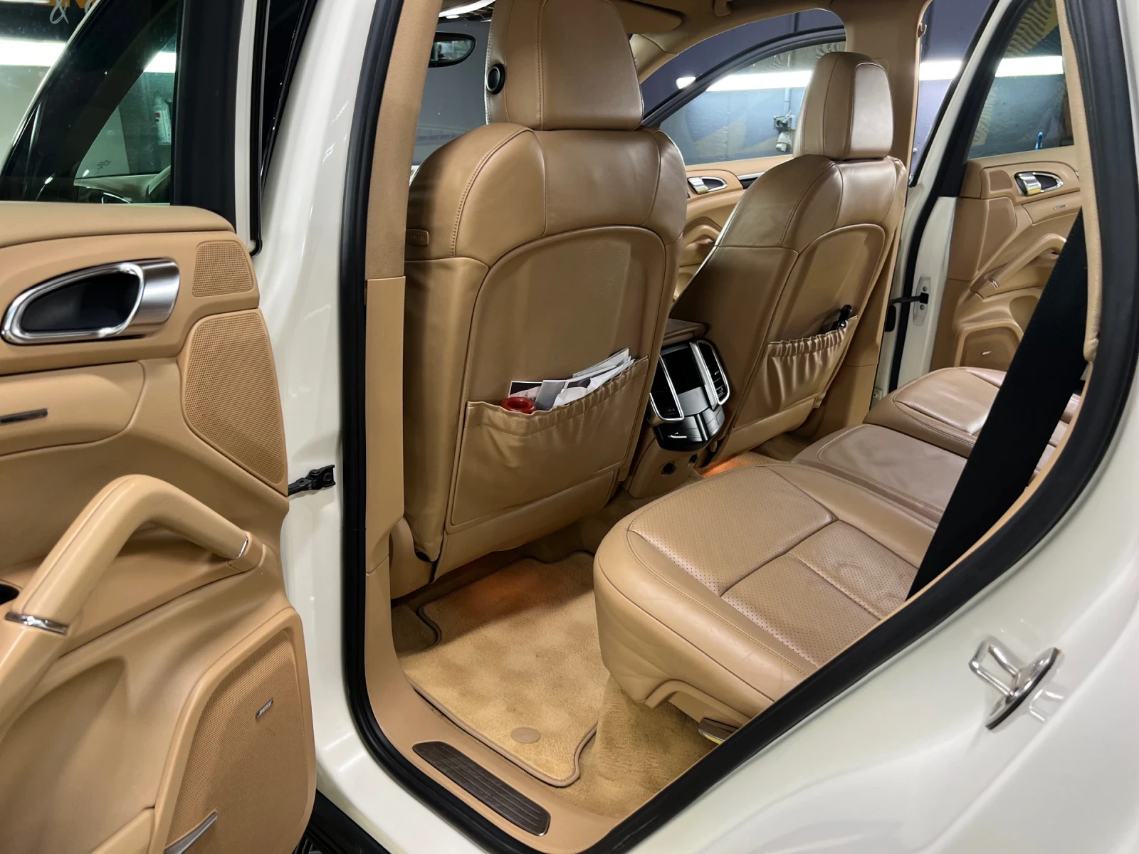 Porsche Cayenne 3.0 TDI, снимка 10 - Автомобили и джипове - 54575003