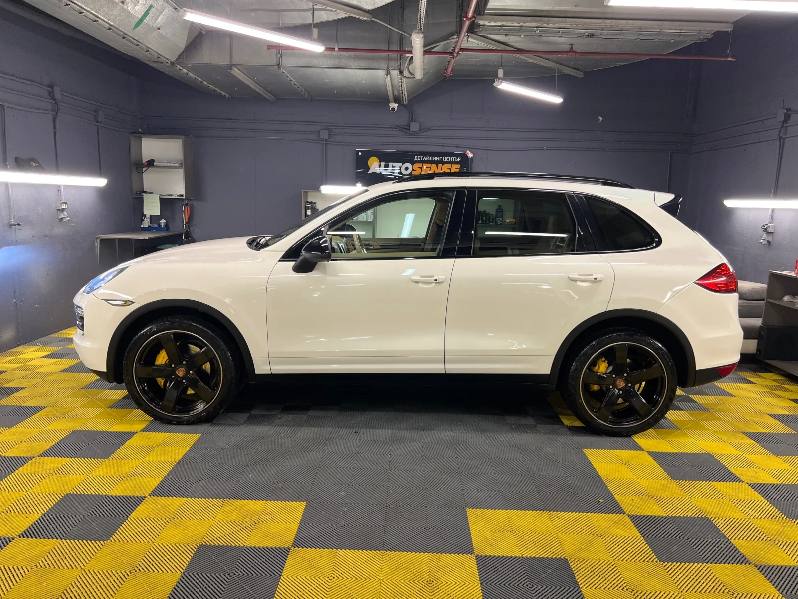 Porsche Cayenne 3.0 TDI, снимка 8 - Автомобили и джипове - 54575003