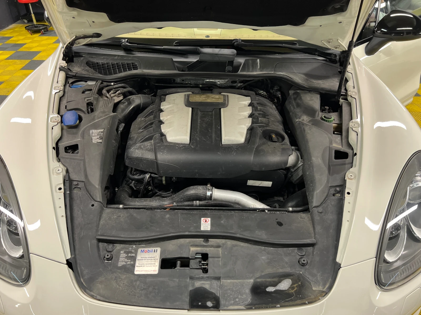 Porsche Cayenne 3.0 TDI, снимка 17 - Автомобили и джипове - 54575003