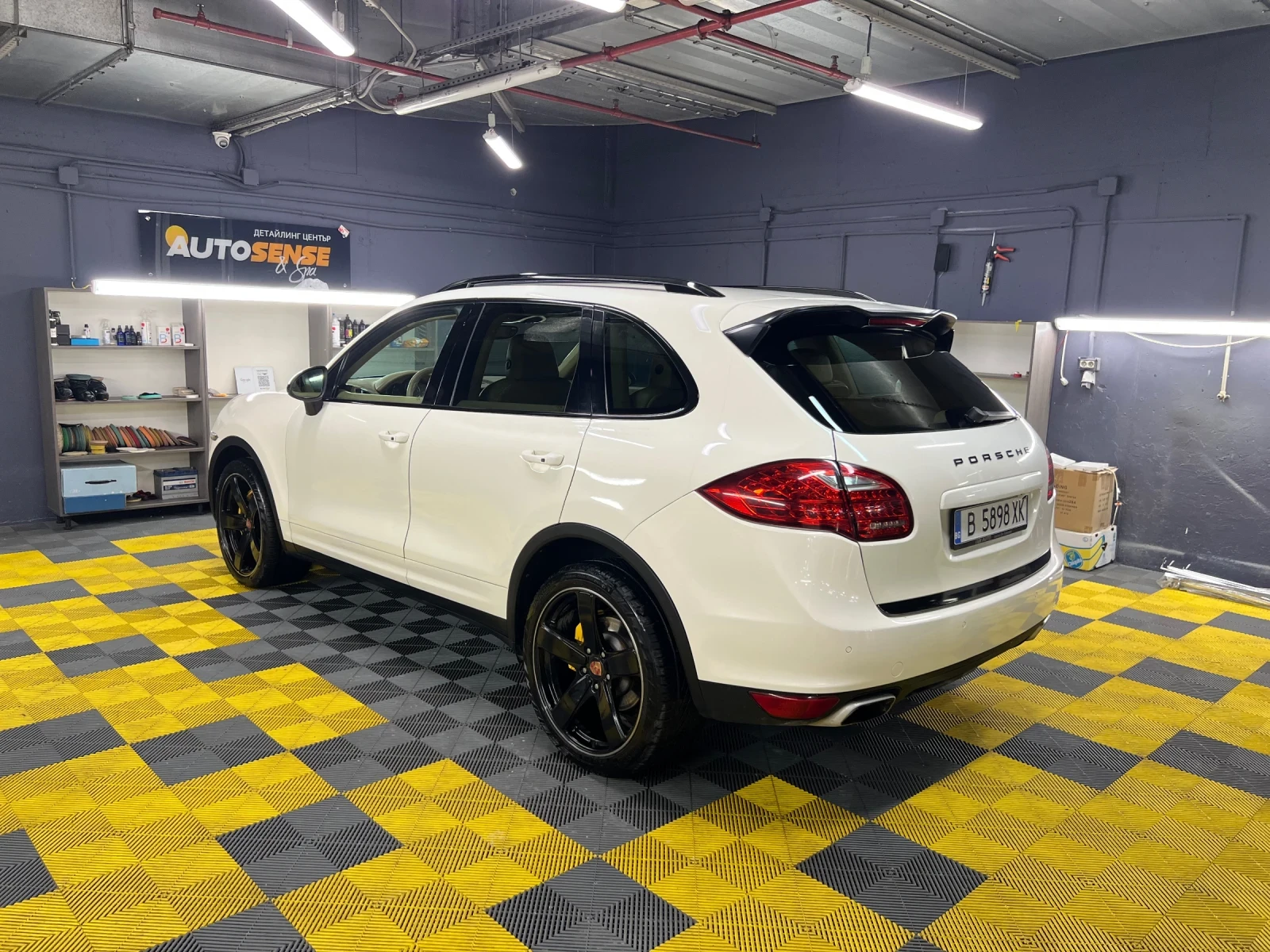 Porsche Cayenne 3.0 TDI, снимка 6 - Автомобили и джипове - 54575003