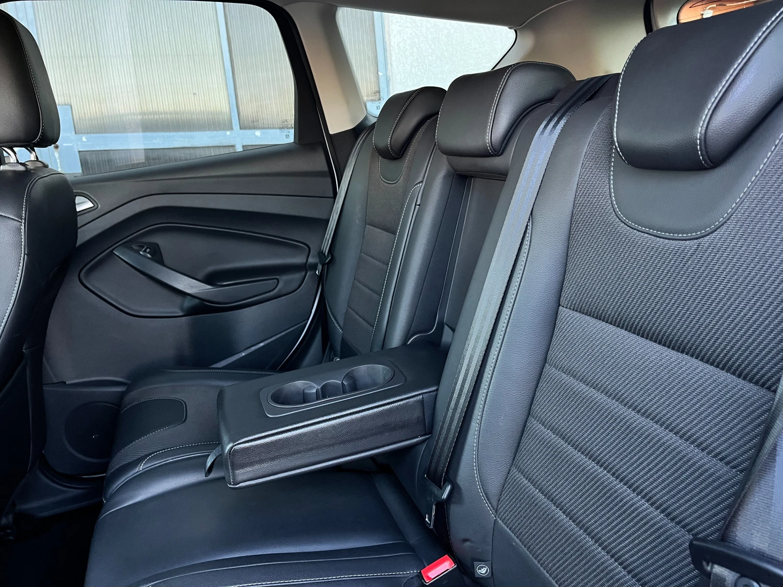 Ford Kuga 1.5SCTi-4X4-Aвтоматик, снимка 10 - Автомобили и джипове - 55506017