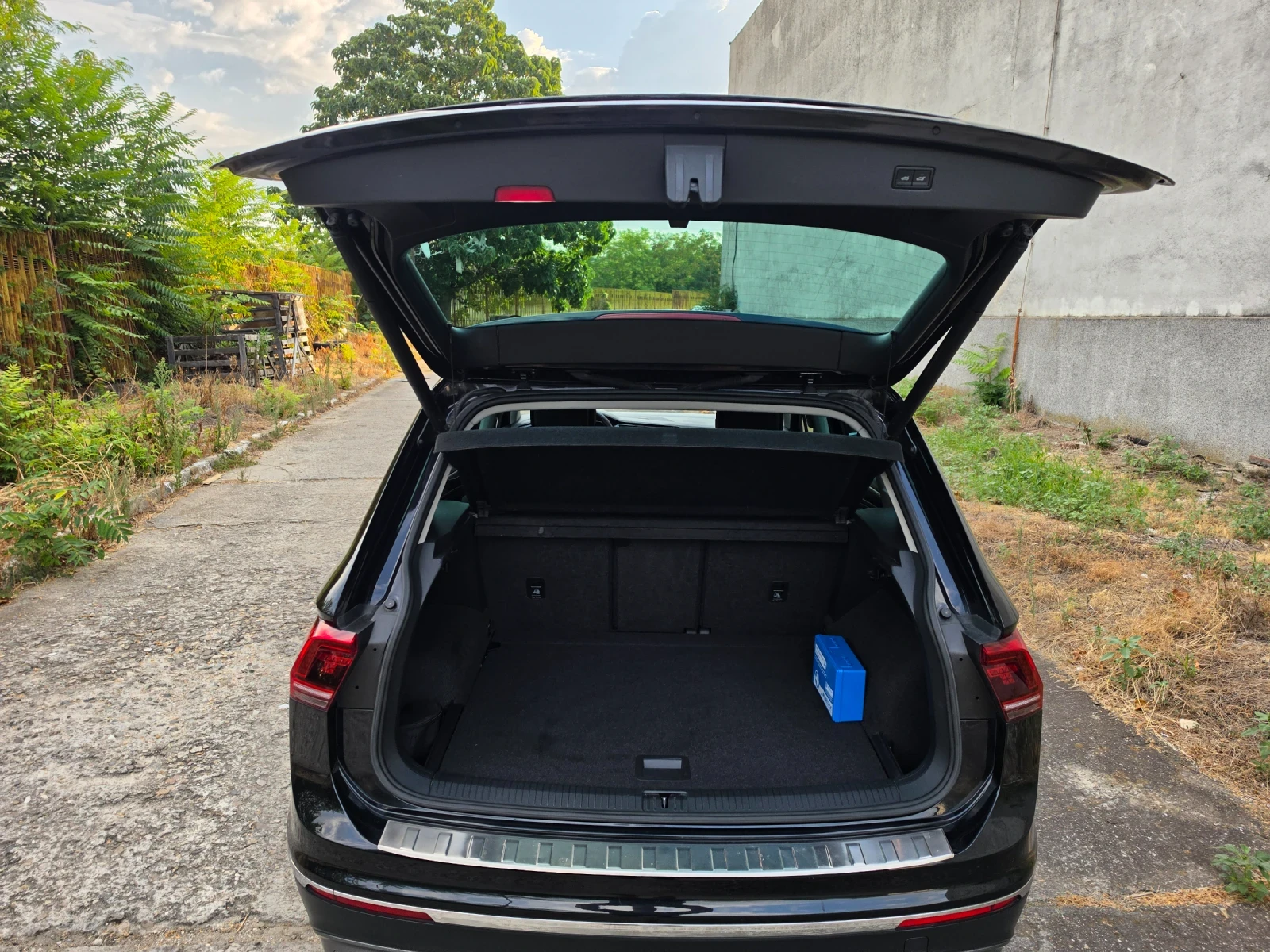VW Tiguan 2.0TDI 4Motion Highline VIRTUAL DISTRONIC FULL ASS, снимка 13 - Автомобили и джипове - 55844812