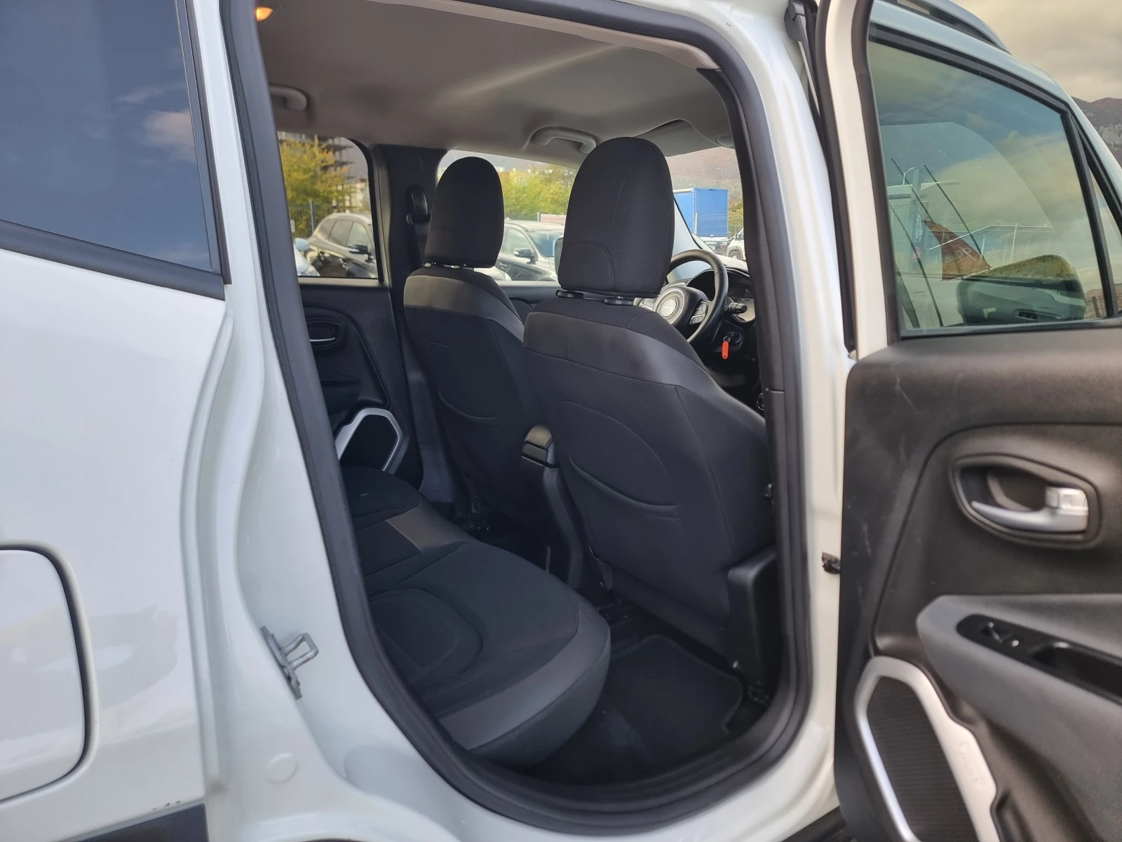 Jeep Renegade 2.0MULTI JET 16V, снимка 14 - Автомобили и джипове - 56527842