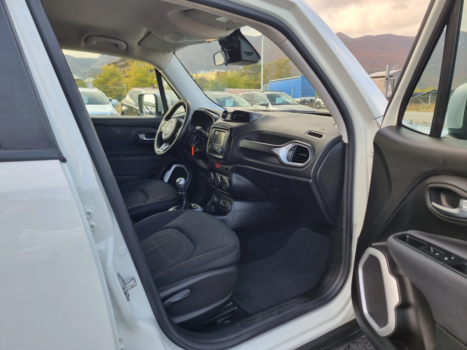 Jeep Renegade 2.0MULTI JET 16V, снимка 15 - Автомобили и джипове - 56527842