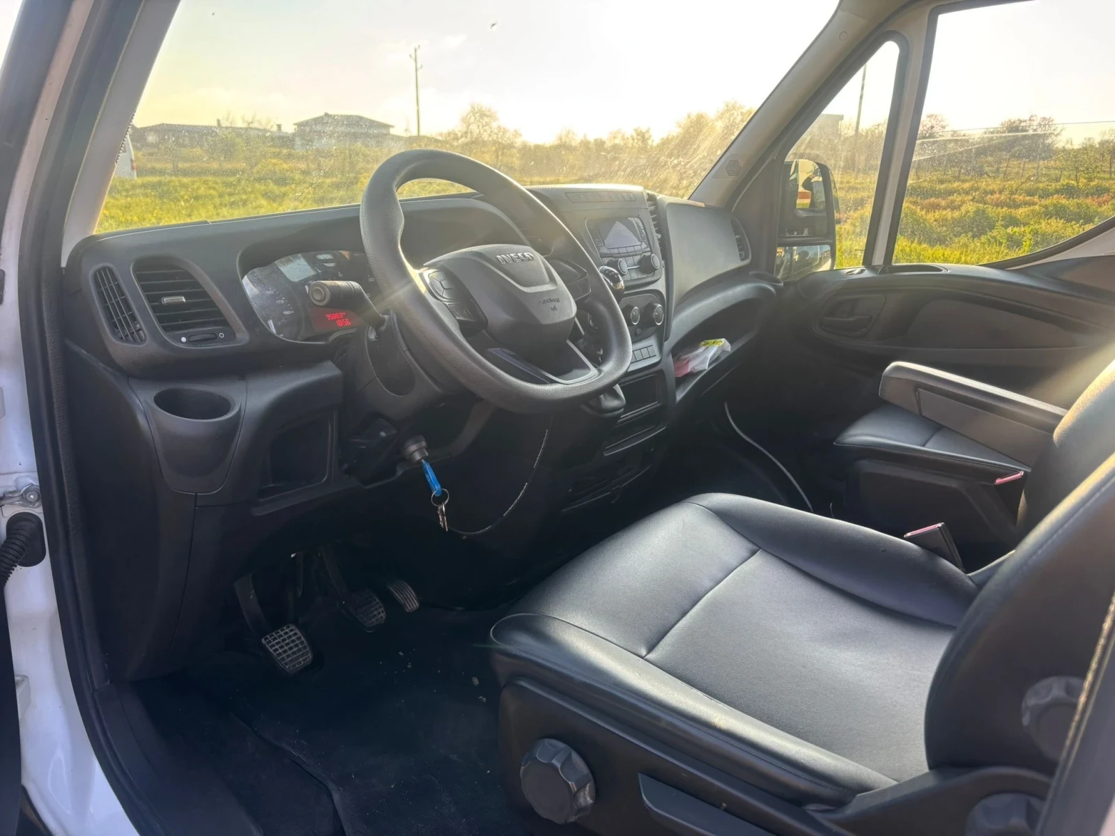 Iveco Daily, снимка 8 - Бусове и автобуси - 54708592