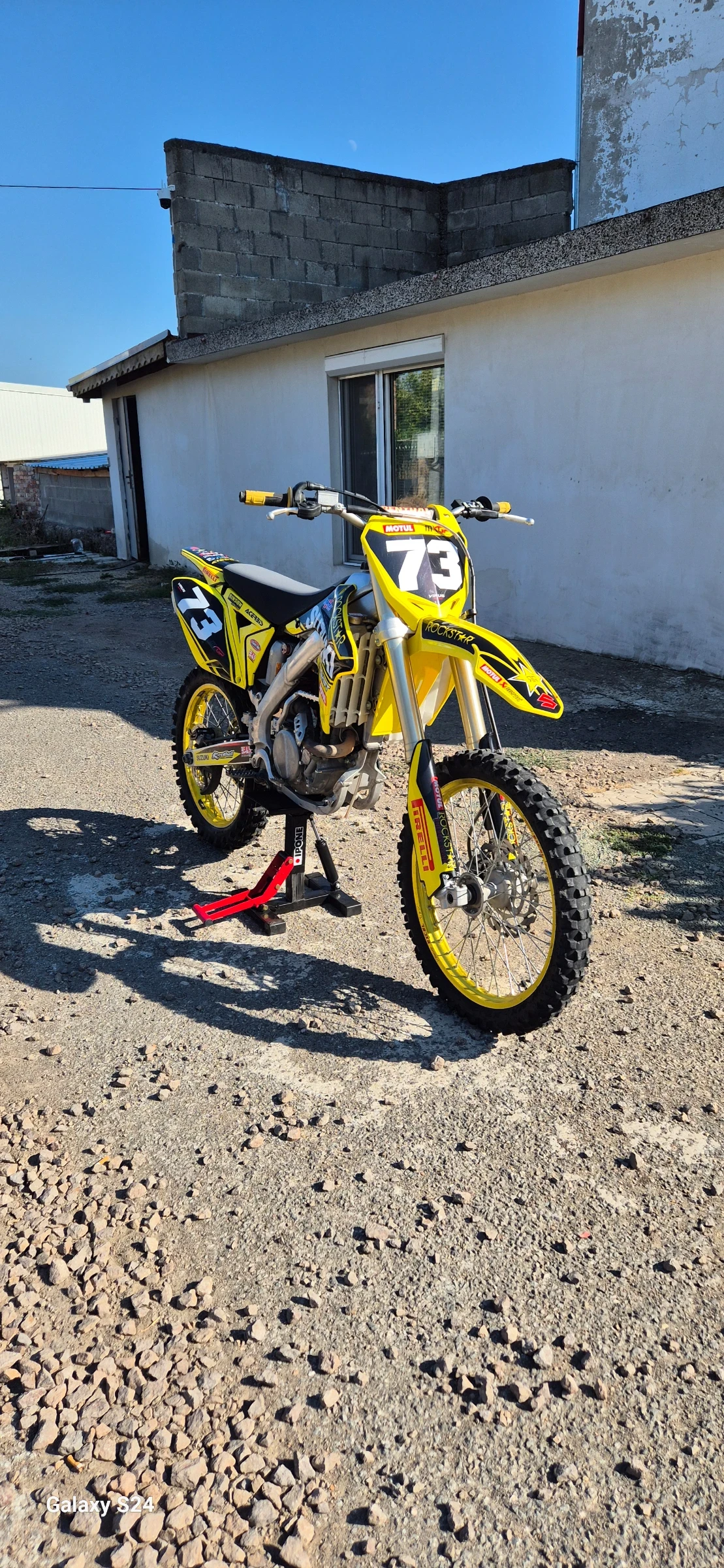 Suzuki Rmz