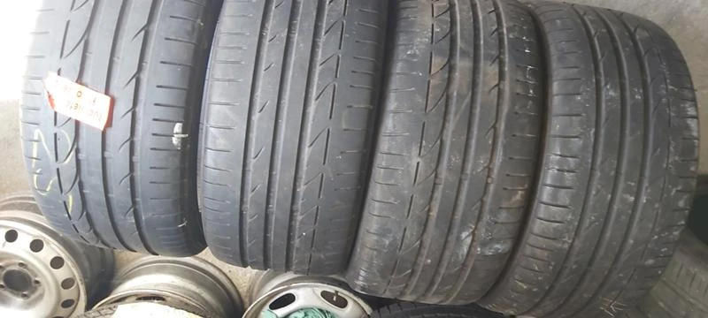 Гуми Летни 255/40R18, снимка 1 - Гуми и джанти - 33539058