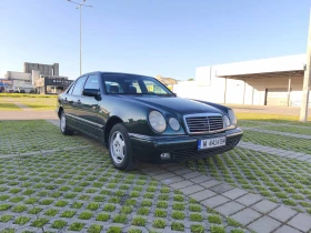 Mercedes-Benz E 200, снимка 10