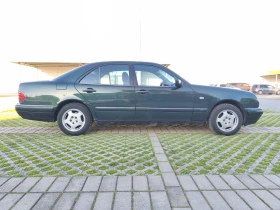 Mercedes-Benz E 200, снимка 2