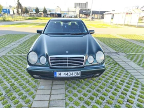 Mercedes-Benz E 200, снимка 12