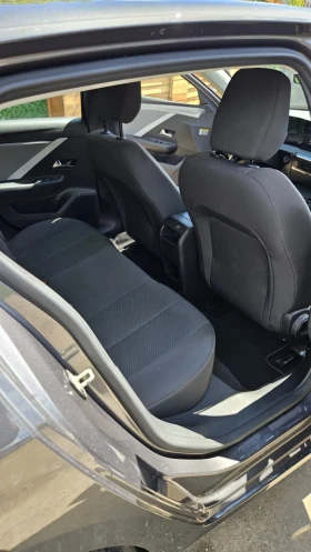 Opel Astra 1.2 Turbo , снимка 9