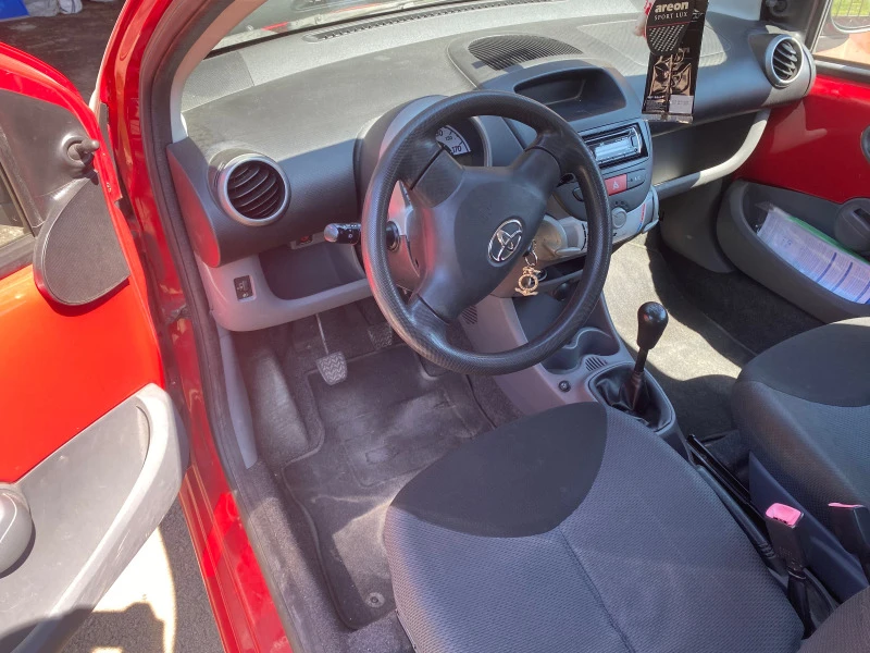 Toyota Aygo, снимка 12 - Автомобили и джипове - 46564478