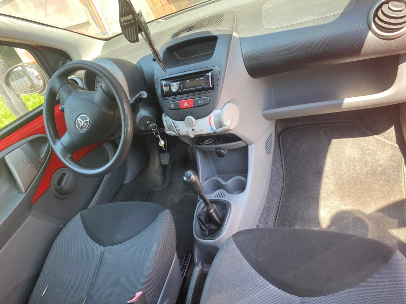 Toyota Aygo, снимка 11 - Автомобили и джипове - 46564478