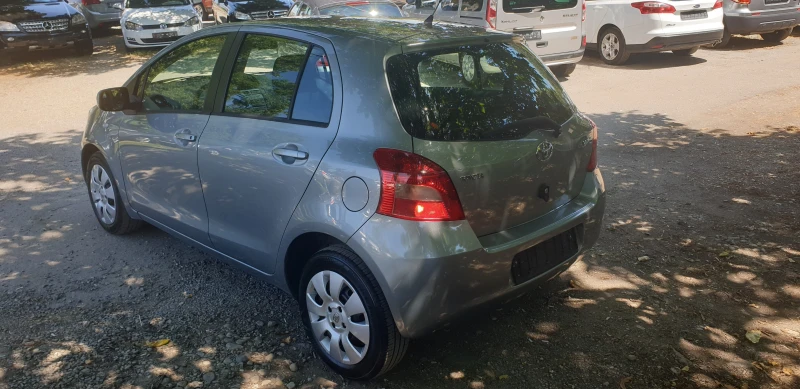 Toyota Yaris 1.3i НОВ ВНОС ИТАЛИЯ БЕЗ РЪЖДИ, снимка 6 - Автомобили и джипове - 46896572