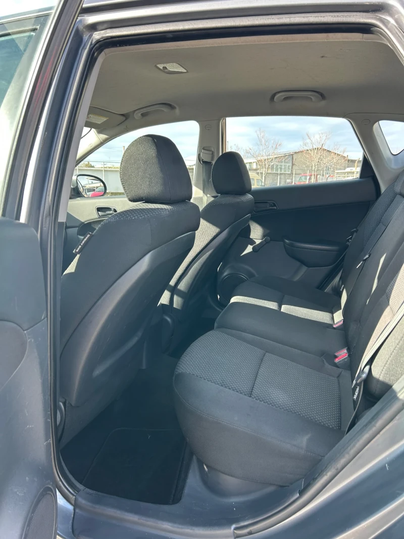 Hyundai I30 1.6CRDI 116ps , снимка 17 - Автомобили и джипове - 53055974