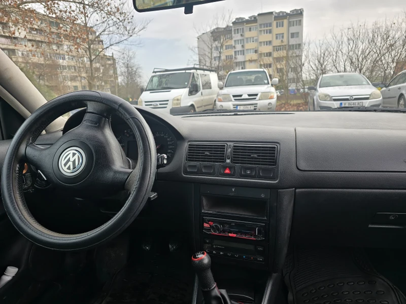 VW Golf 4 SR - 1.6 - 101к.с. - бензин, снимка 8 - Автомобили и джипове - 53396092
