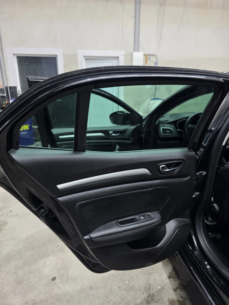 Renault Megane 1.3 R-line, снимка 14 - Автомобили и джипове - 53433986