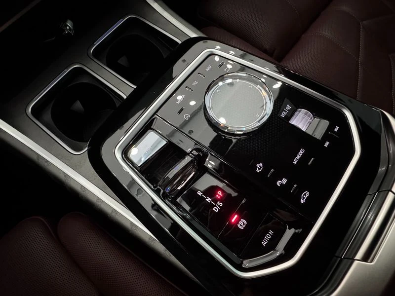BMW 740 | 360 CAM* TV* МАСАЖ* ВАКУМ* , снимка 8 - Автомобили и джипове - 56070974
