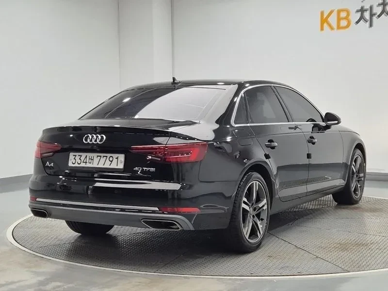 Audi A4 40TFSI PREMIUM, снимка 3 - Автомобили и джипове - 56159557