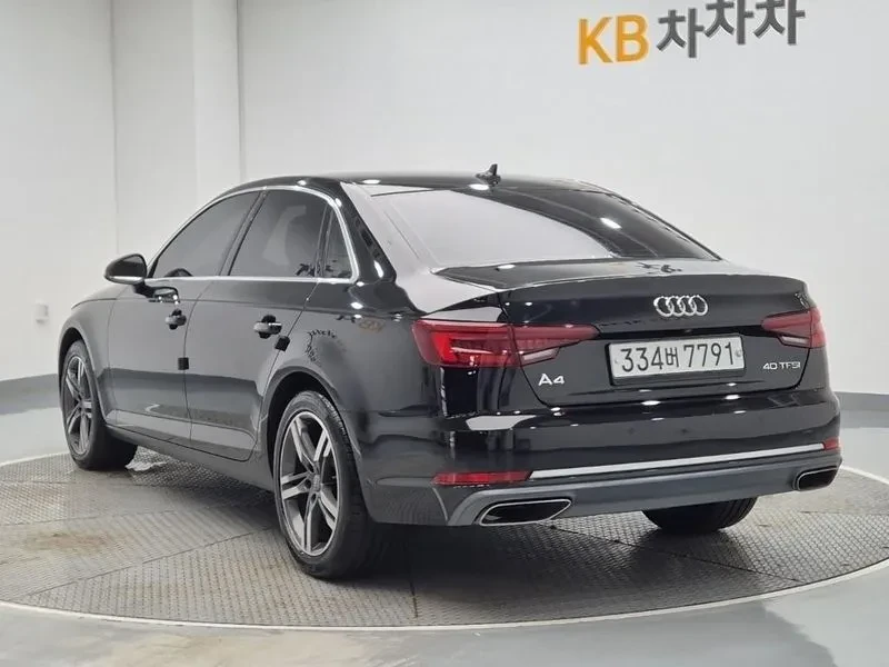 Audi A4 40TFSI PREMIUM, снимка 2 - Автомобили и джипове - 56159557