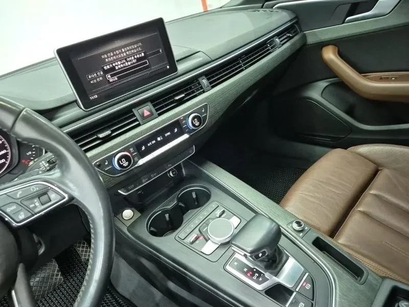Audi A4 40TFSI PREMIUM, снимка 10 - Автомобили и джипове - 56159557