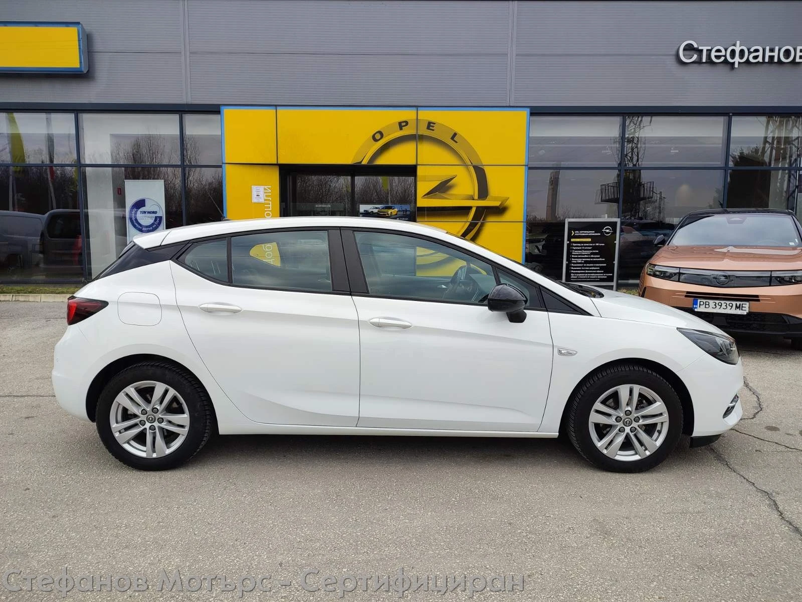 Opel Astra Edition 1.2 (110hp) MT6 - изображение 5