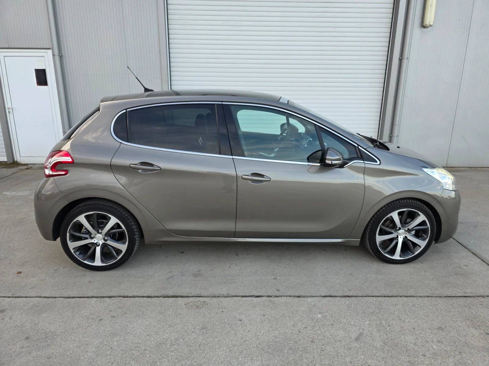 Peugeot 208 Navi panorama  - изображение 5