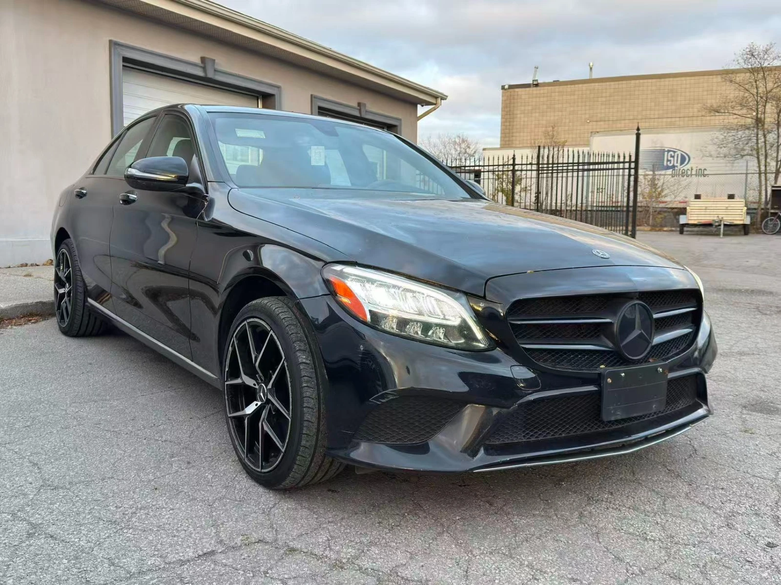 Mercedes-Benz C 300 4MATIC * AMG * PANO * CAMERA * FACELIFT * БЕЗ ЩЕТА - изображение 5