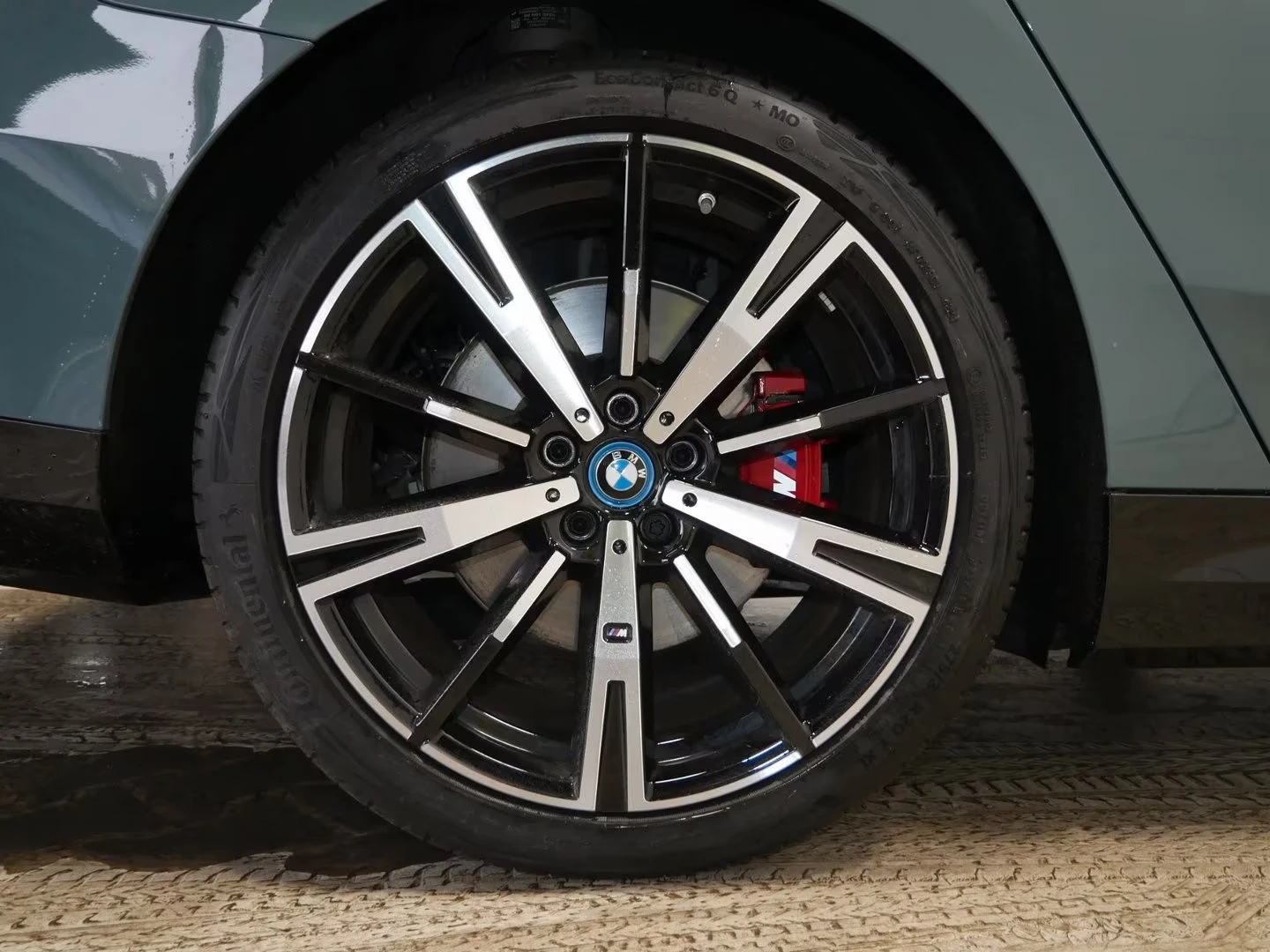 BMW i5 40/394HP/-SPORT/ACC/XDRIVE/360/H&K/HUD/858v - изображение 3