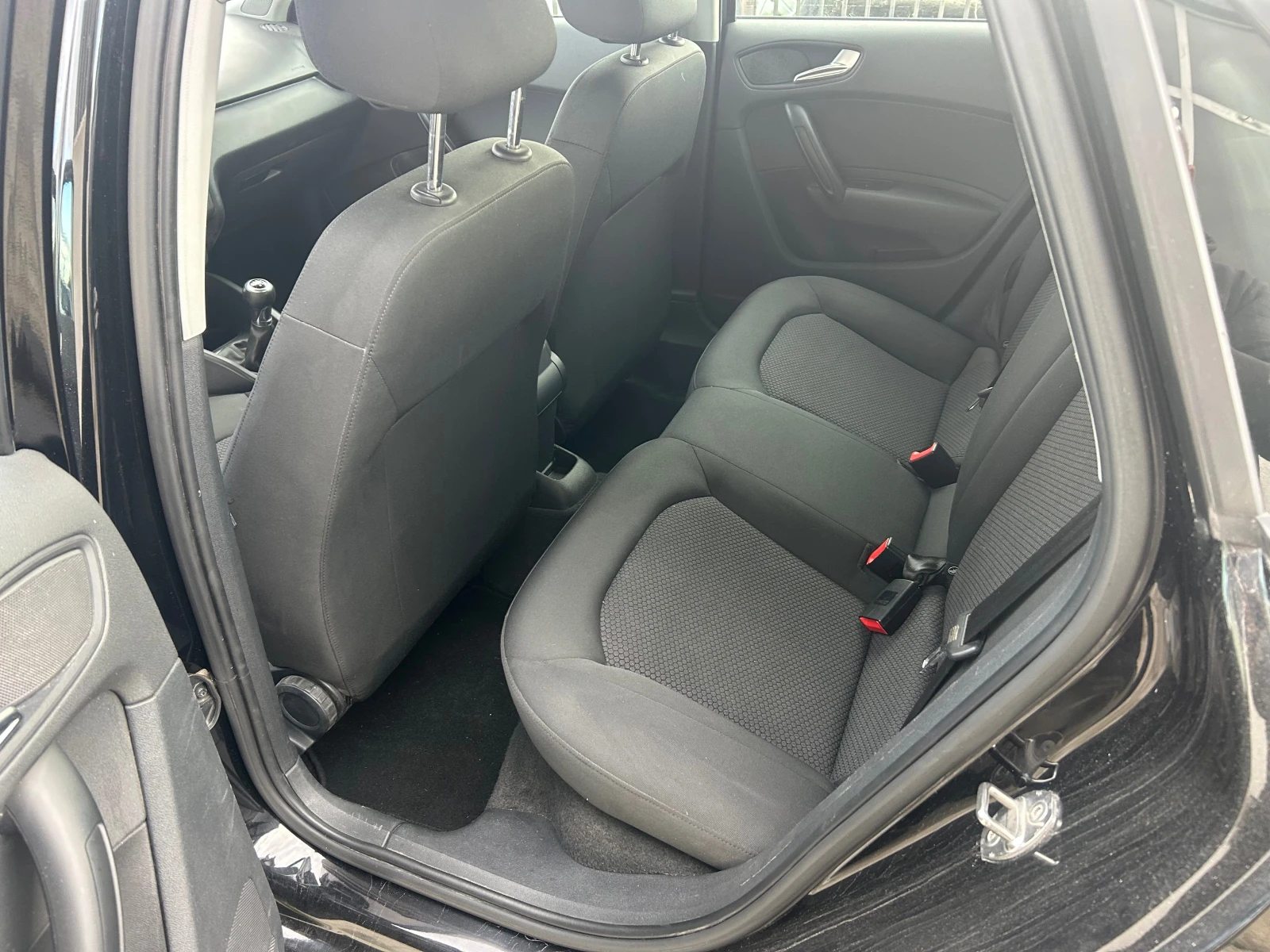 Audi A1 1.6 дизел спортбег - изображение 10