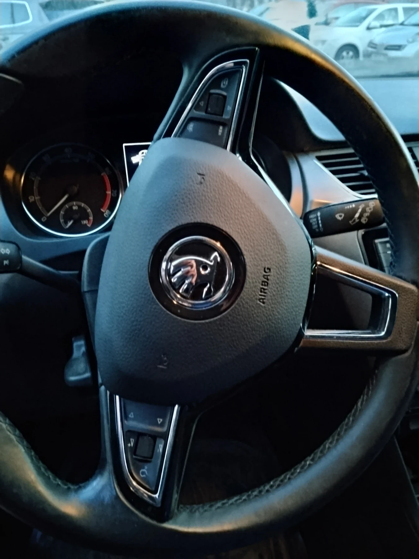 Skoda Rapid, снимка 9 - Автомобили и джипове - 53803758