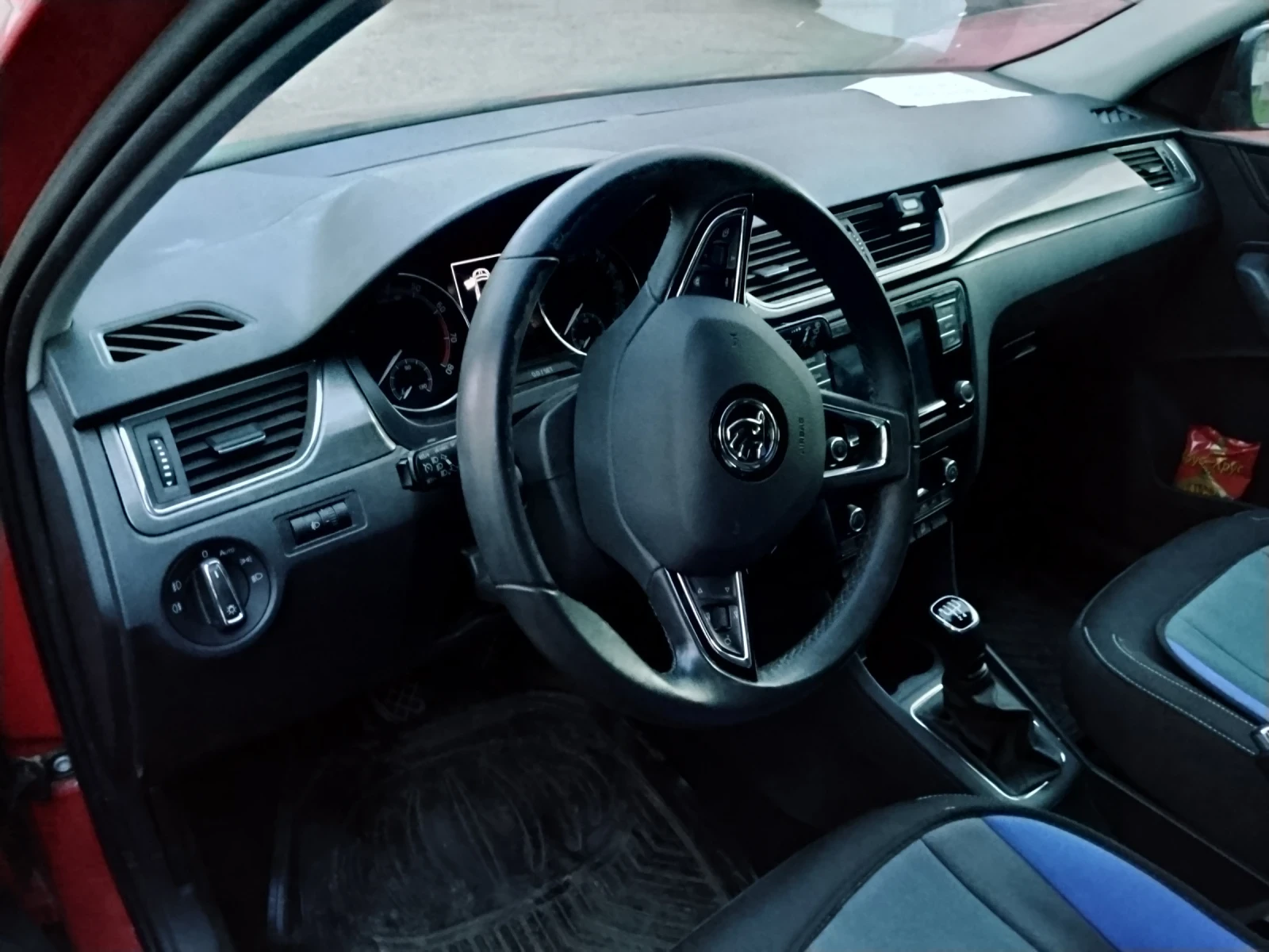 Skoda Rapid, снимка 7 - Автомобили и джипове - 53803758