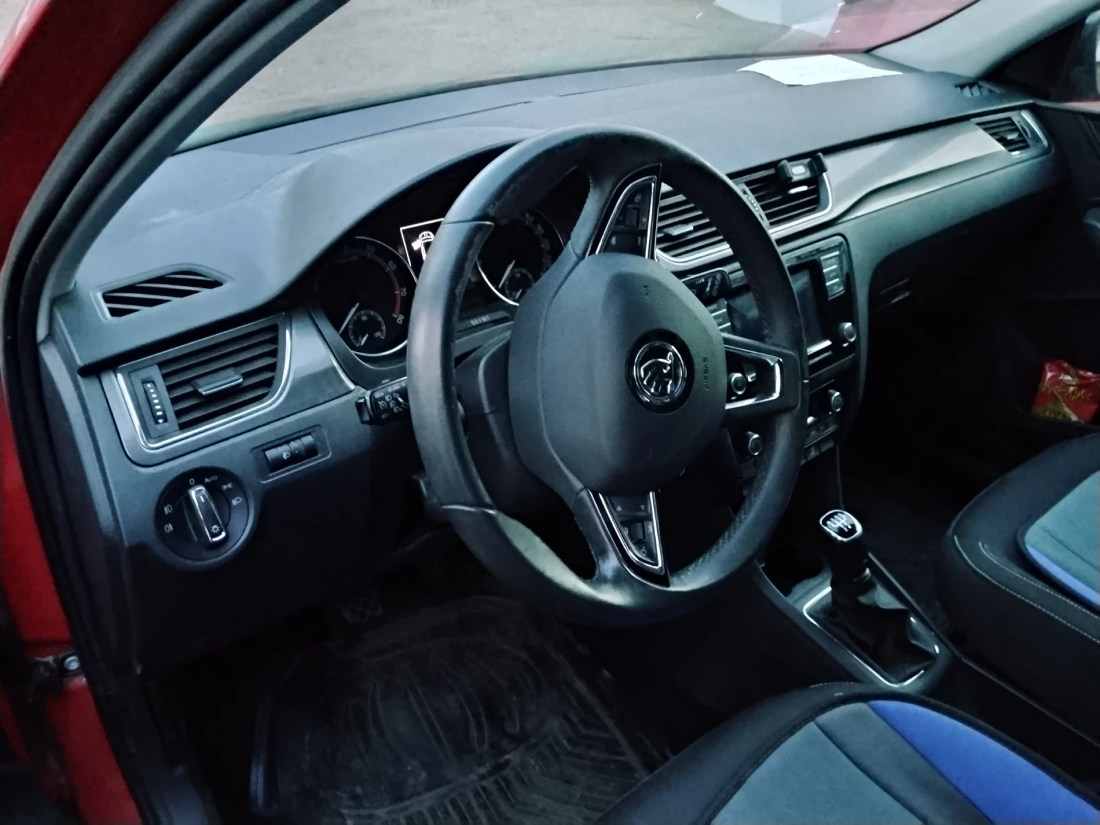 Skoda Rapid, снимка 8 - Автомобили и джипове - 53803758