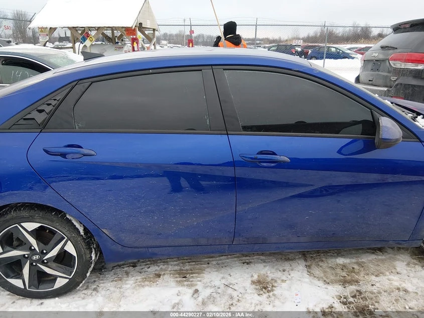 Hyundai Elantra 2.0l Sel, снимка 13 - Автомобили и джипове - 53807793