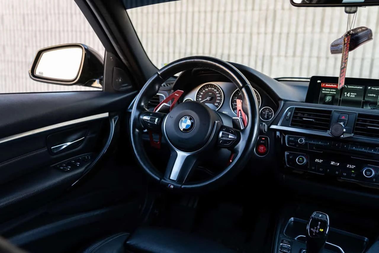 BMW 340 * xDrive * CARFAX * БЕЗ ПЪРВОНАЧАЛНА ВНОСКА, снимка 16 - Автомобили и джипове - 54618949
